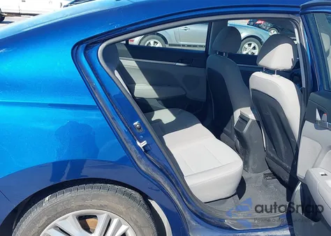 2019 Hyundai Elantra Value Edition z USA, uszkodzony, nr VIN 5NPD84LF6KH414388